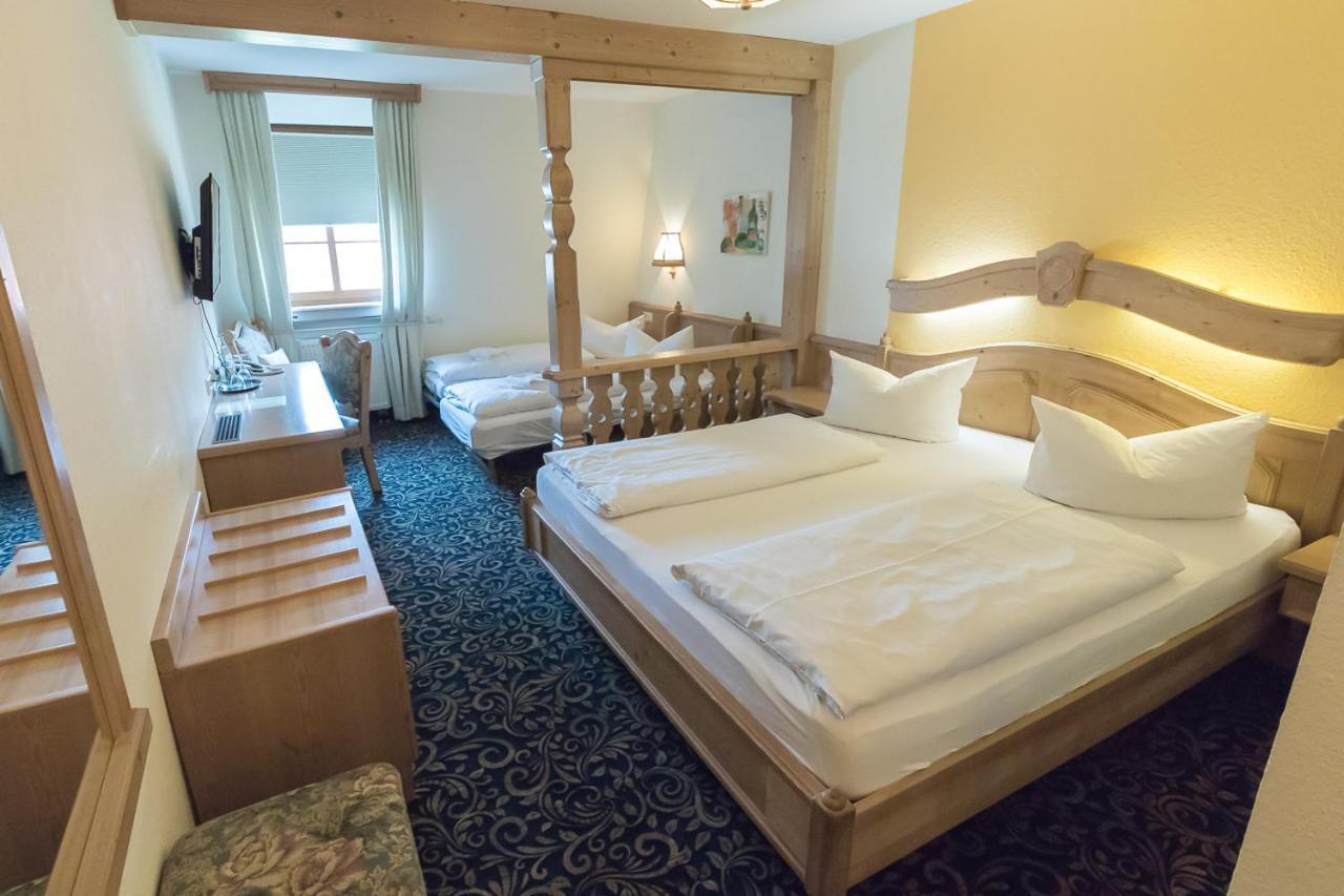 Hotel Loewen Randersacker Esterno foto